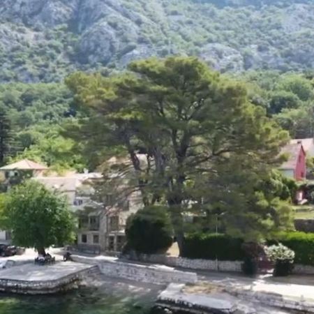 Apartment On The Shore Of The Bay Of Kotor With Free Wi-Fi Extérieur photo