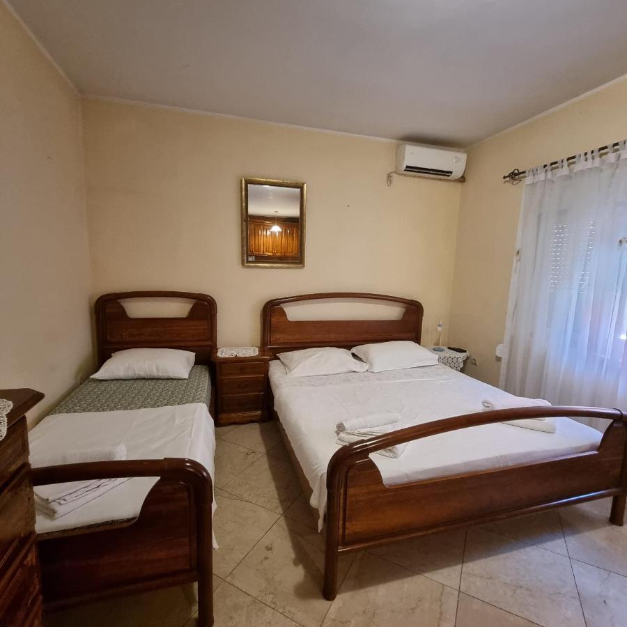 Apartment On The Shore Of The Bay Of Kotor With Free Wi-Fi Extérieur photo