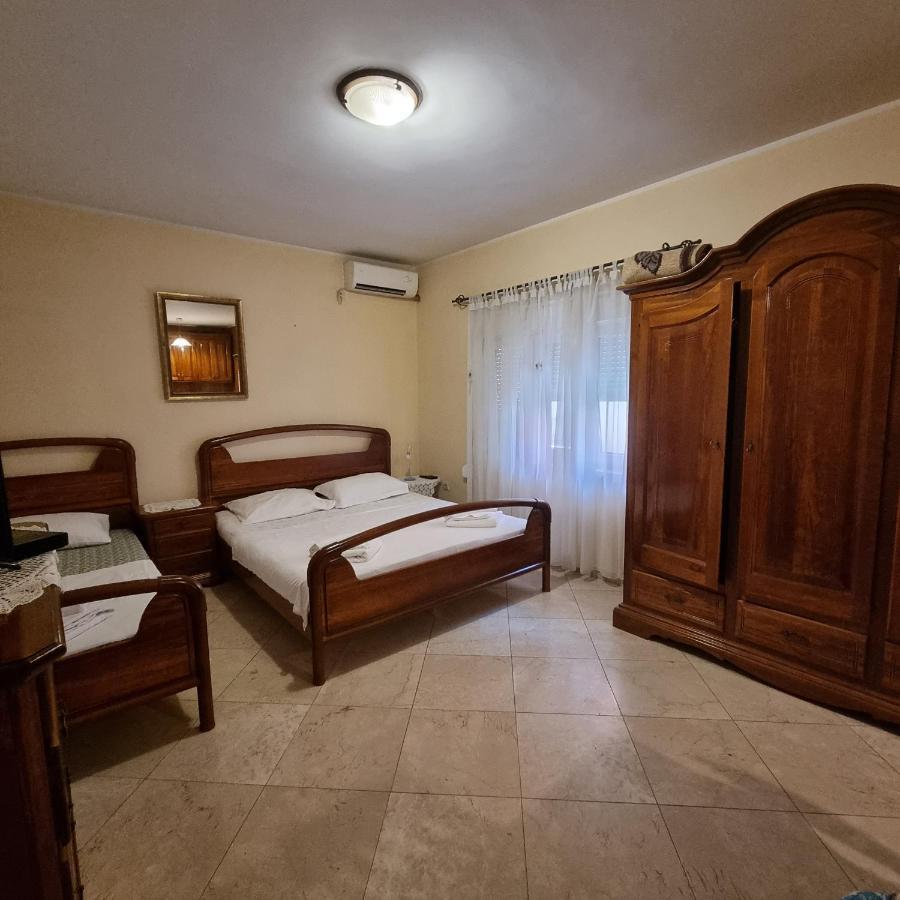 Apartment On The Shore Of The Bay Of Kotor With Free Wi-Fi Extérieur photo