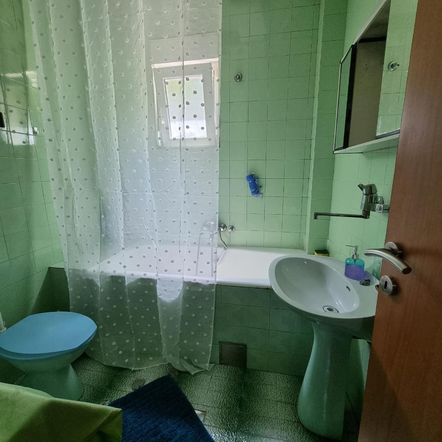 Apartment On The Shore Of The Bay Of Kotor With Free Wi-Fi Extérieur photo