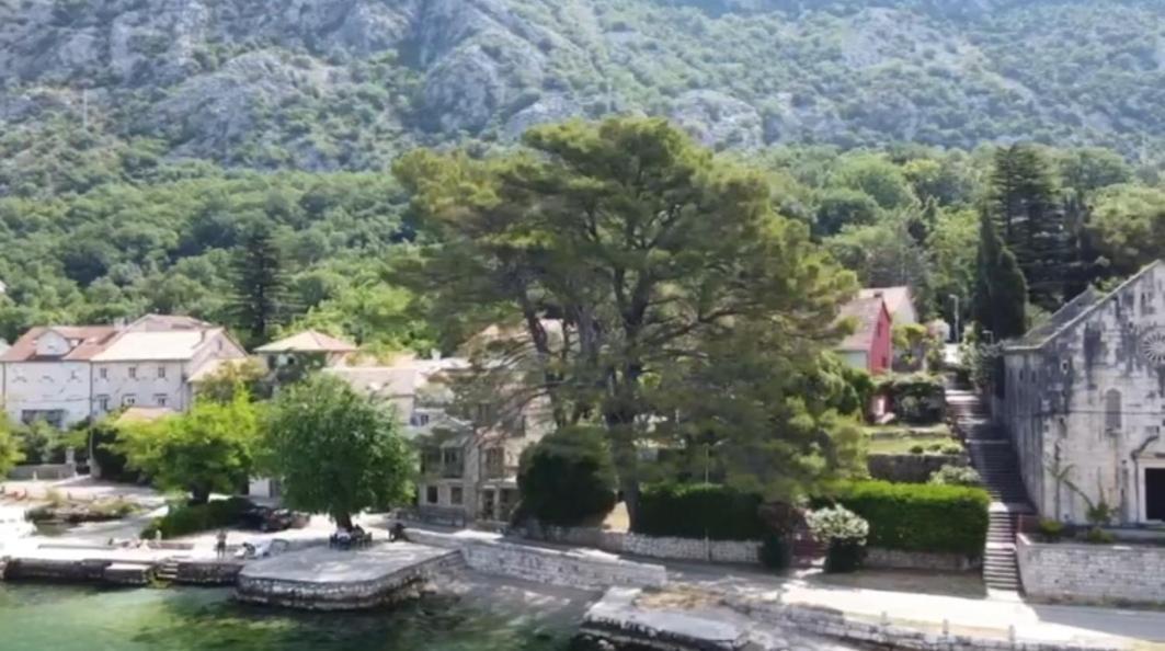 Apartment On The Shore Of The Bay Of Kotor With Free Wi-Fi Extérieur photo